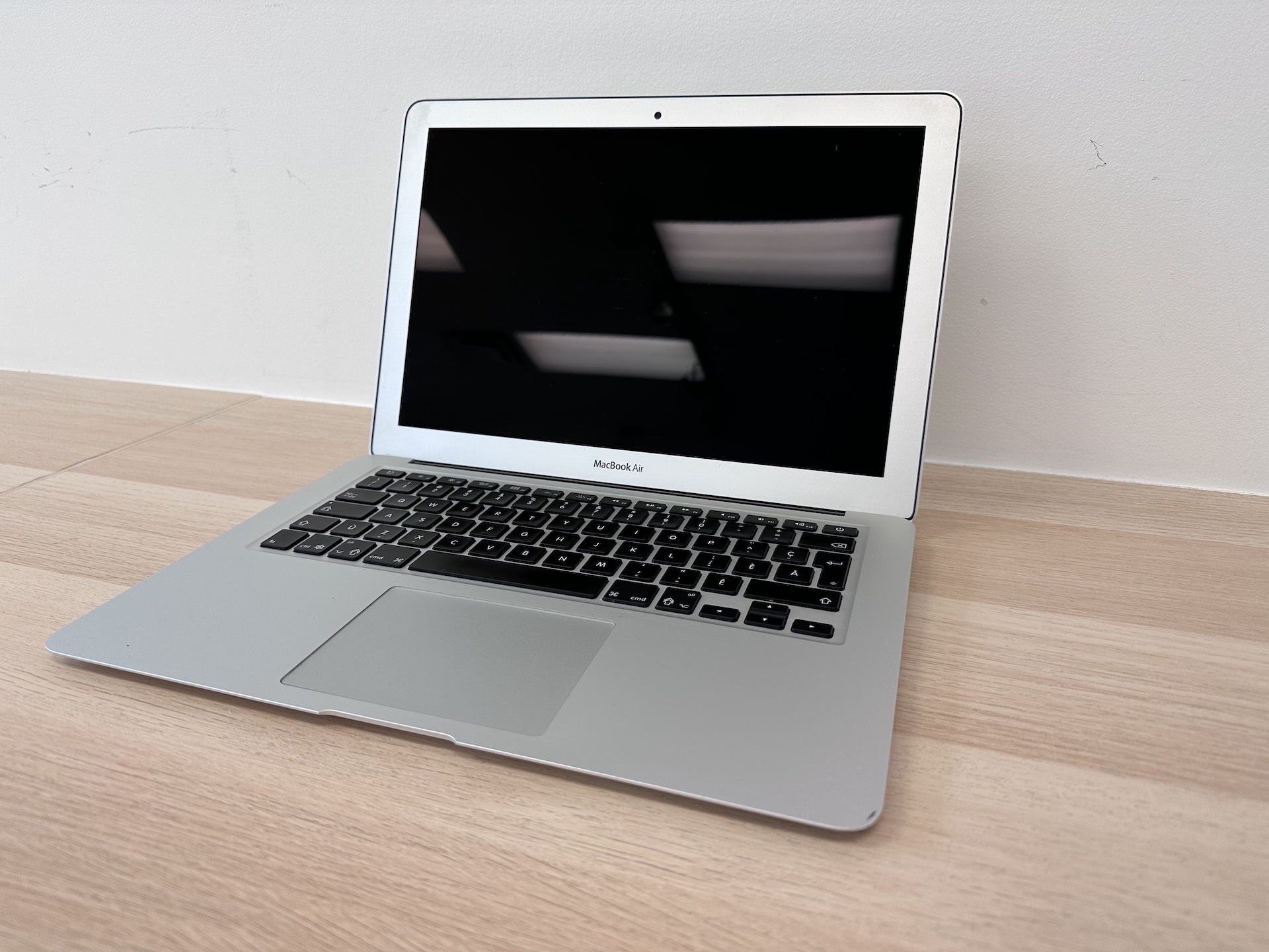 MacBook Air (13 inch， mid 2013)-