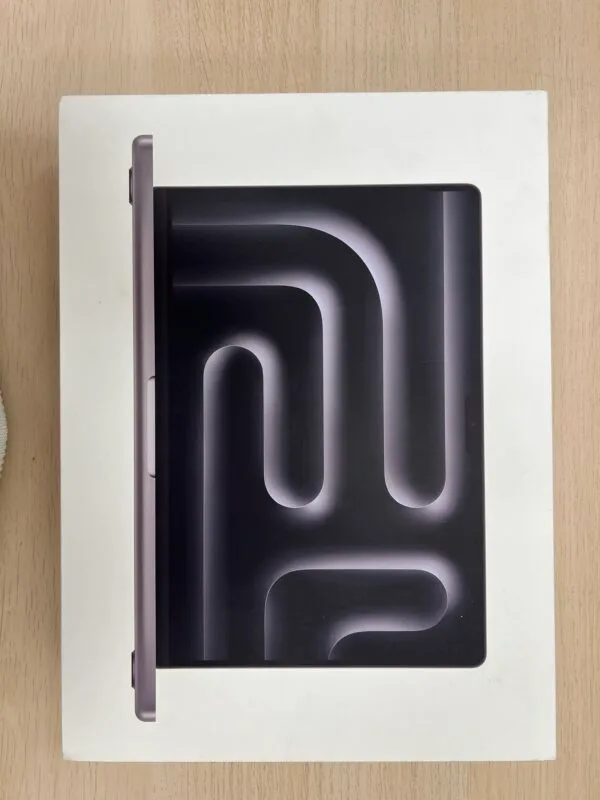MacBook Pro (14-inch, M3, Nov 2023)‎